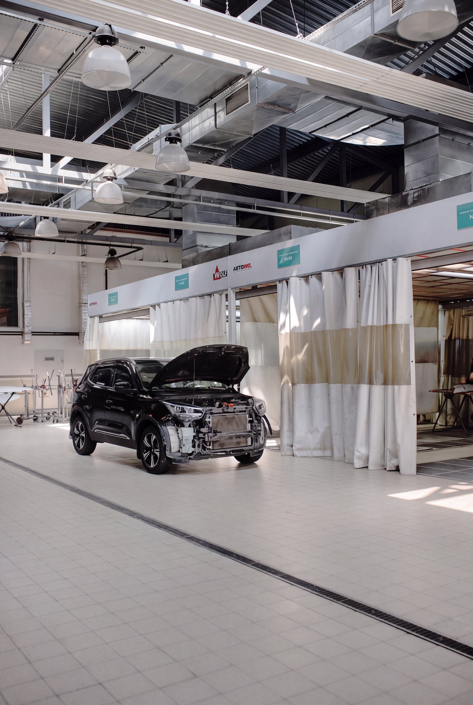 Цех кузовного ремонта SLR в Тюмени